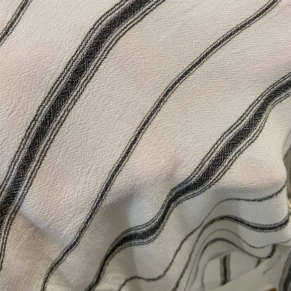 Amuse Society-Casa Blanca Top - Picture 8 of 11